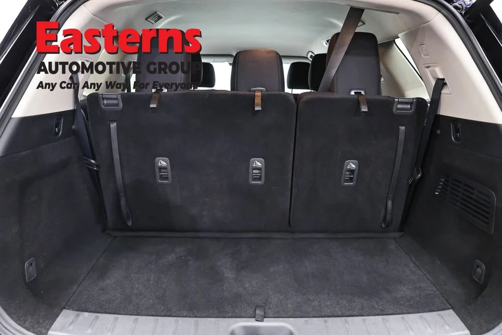 Used 2025 Blue Nissan SV image 9