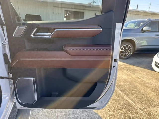 Used 2023 White GMC Denali Ultimate image 26