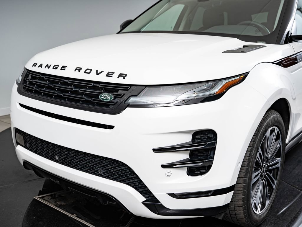 Used 2025 Ostuni Pearl White Metallic Land Rover Dynamic image 16
