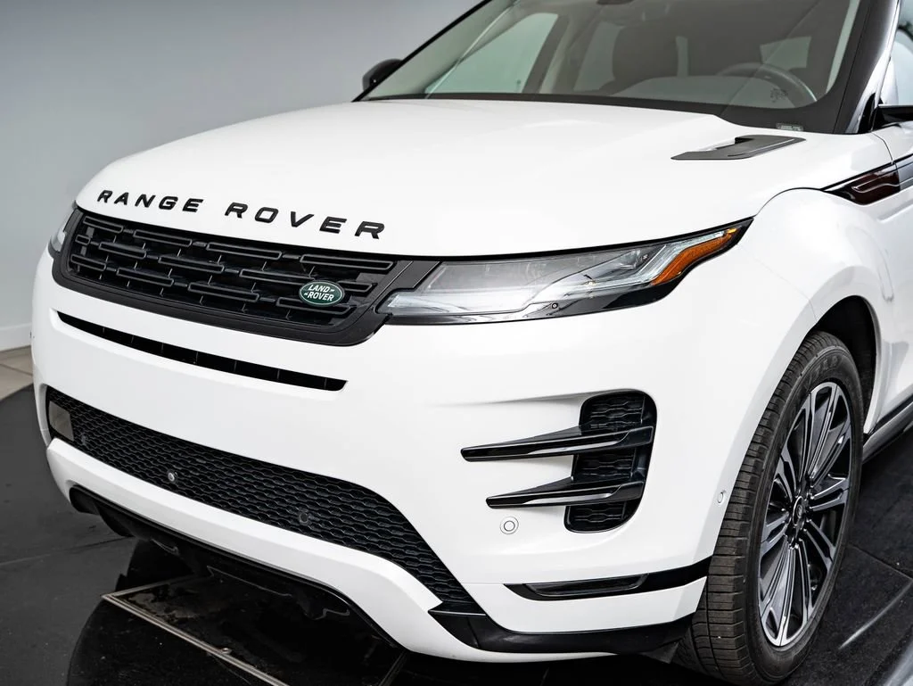 Used 2025 Ostuni Pearl White Metallic Land Rover Dynamic image 16