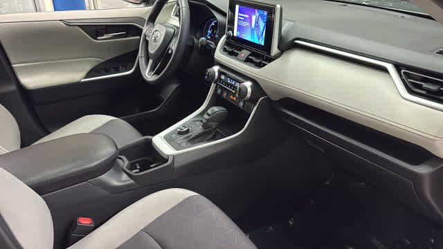 Used 2025 Silver Sky Metallic Toyota Hybrid XLE image 37