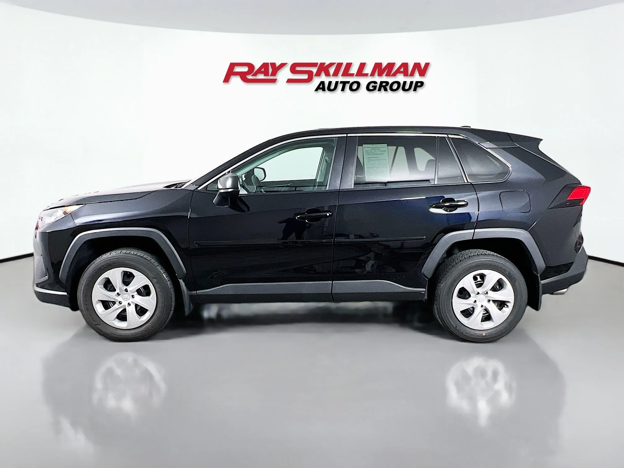 Used 2022 Black Toyota LE image 4