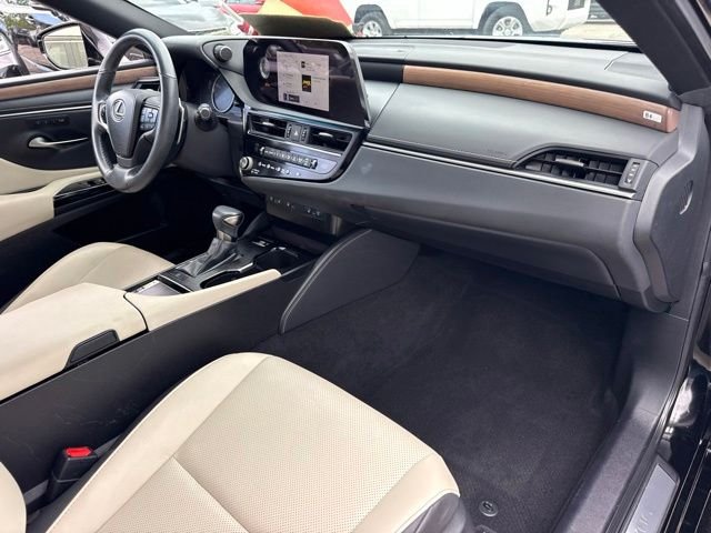 Used 2024 Black Lexus 350 image 15