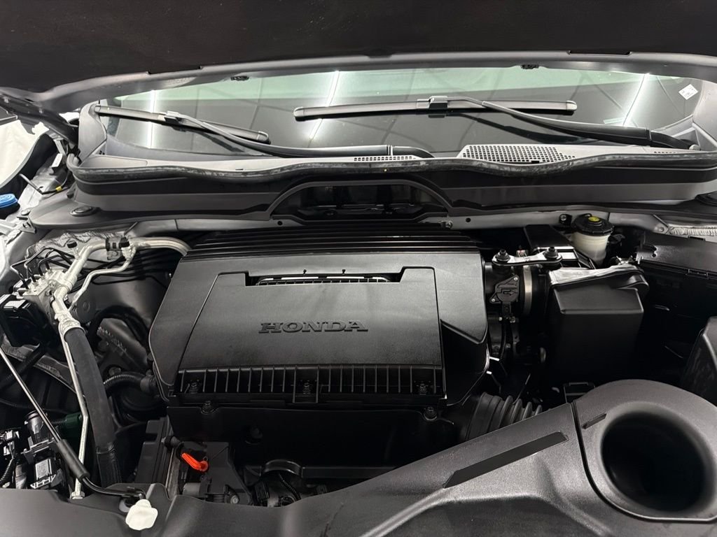 Used 2024 Silver Honda EX-L image 33