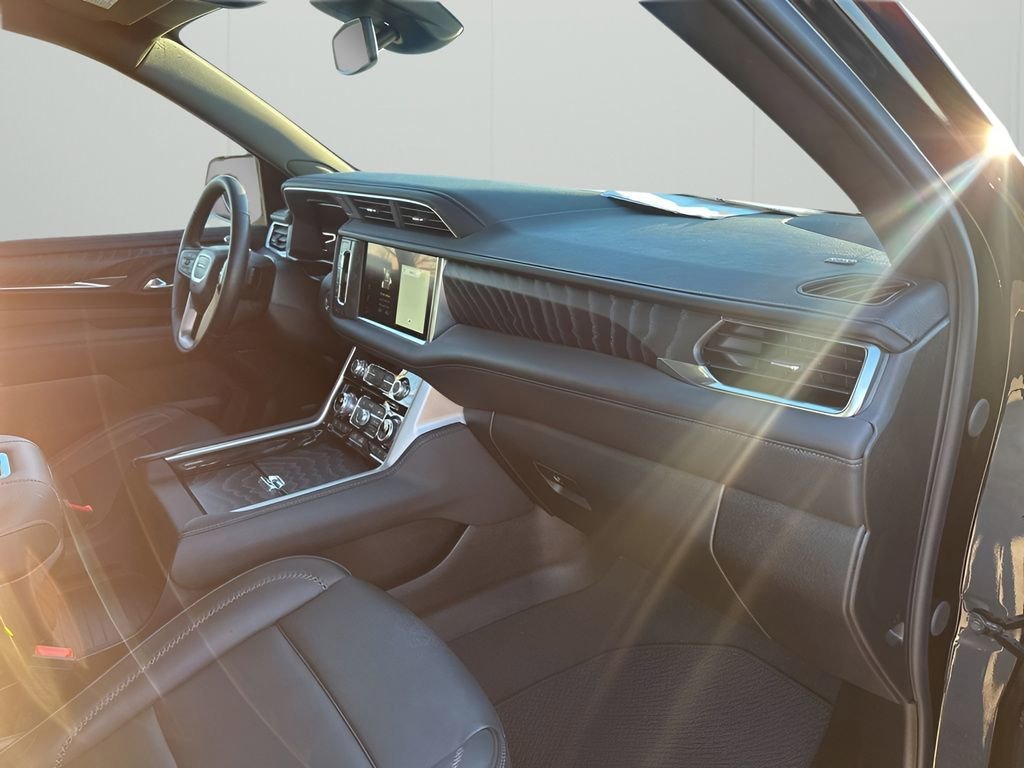 2024 GMC Yukon Denali - Photo 15