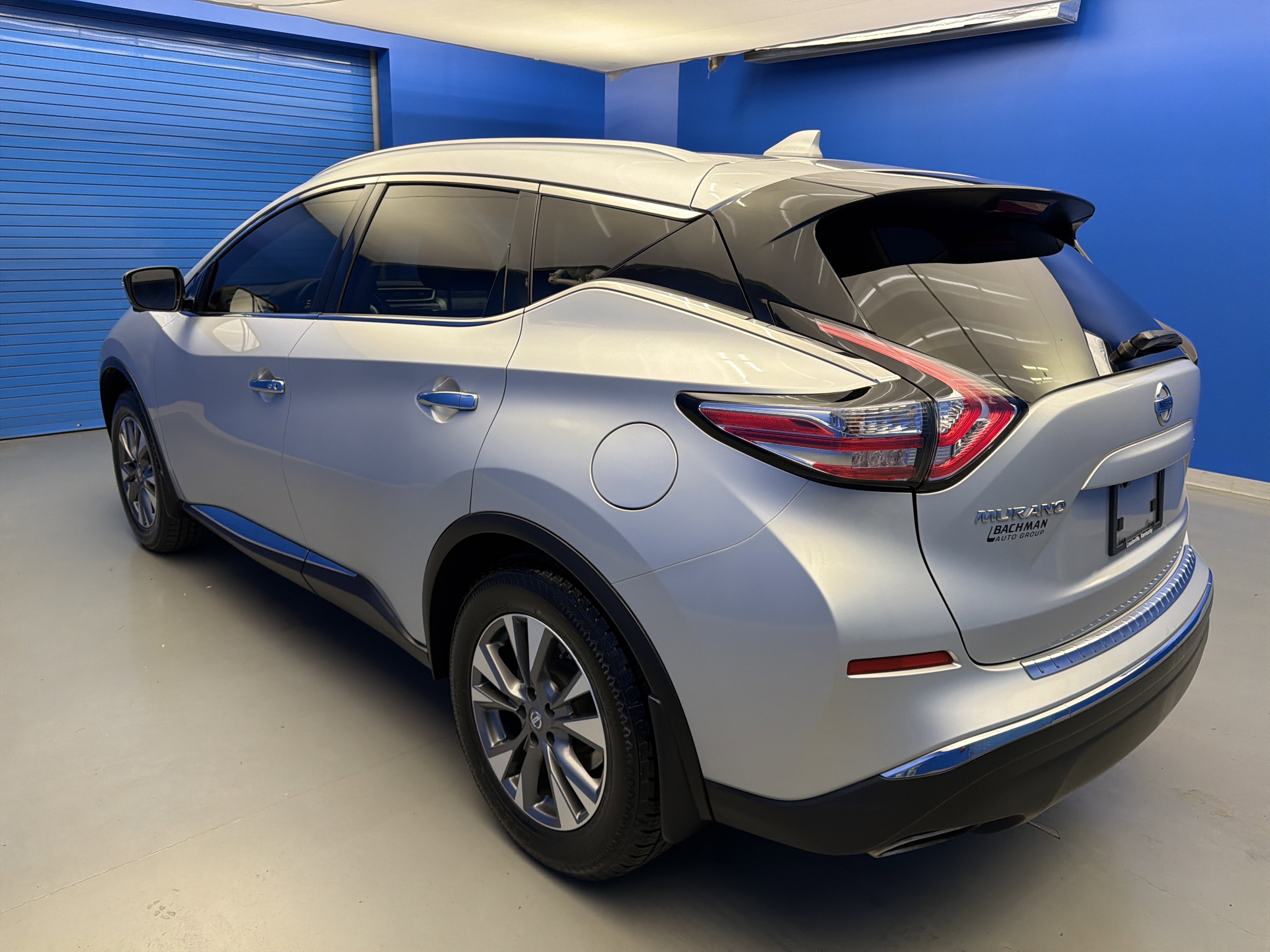 Used 2017 Brilliant Silver Metallic Nissan SL image 5