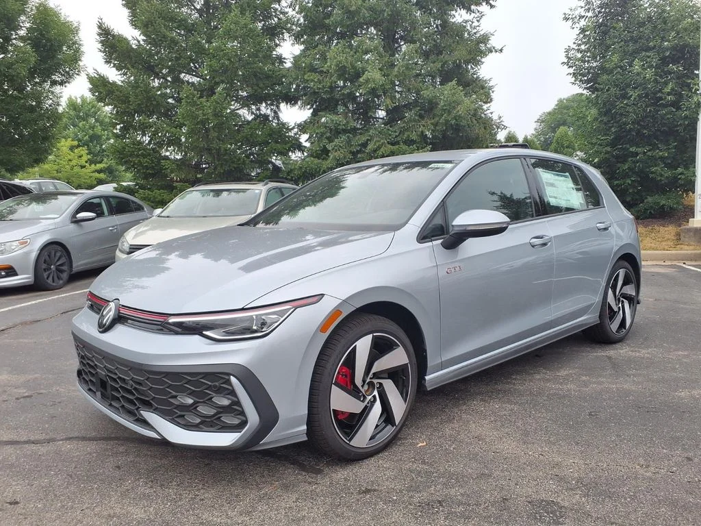 New 2026 Alpine Silver Metallic Volkswagen S image 5