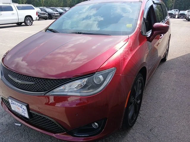 Used 2020 Red Chrysler Touring L Plus image 7