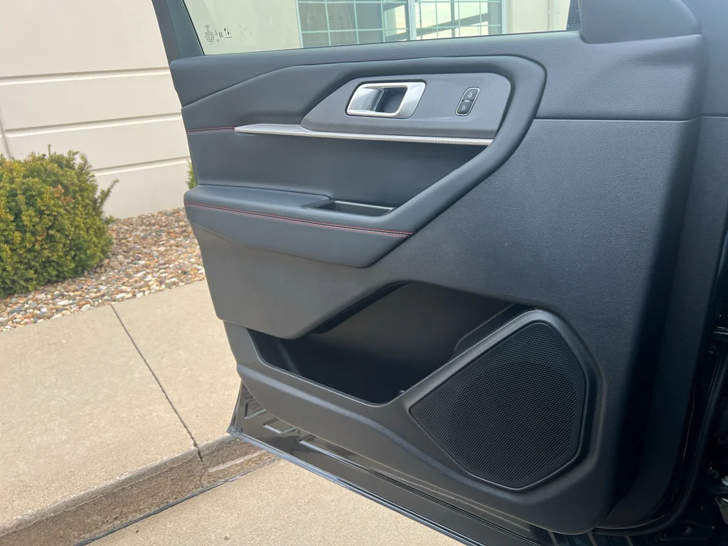 2025 Ford Explorer ST-LINE - Photo 23