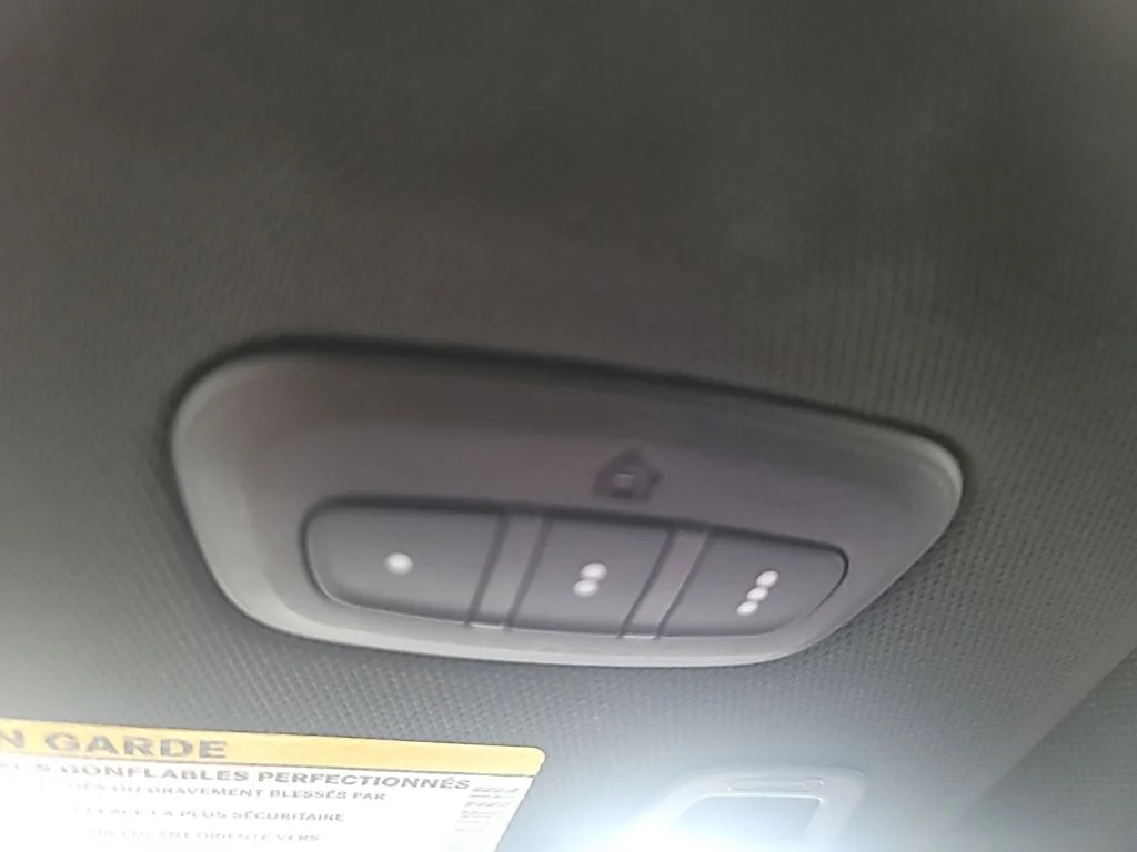 Used 2025 Silver Jeep Limited image 29