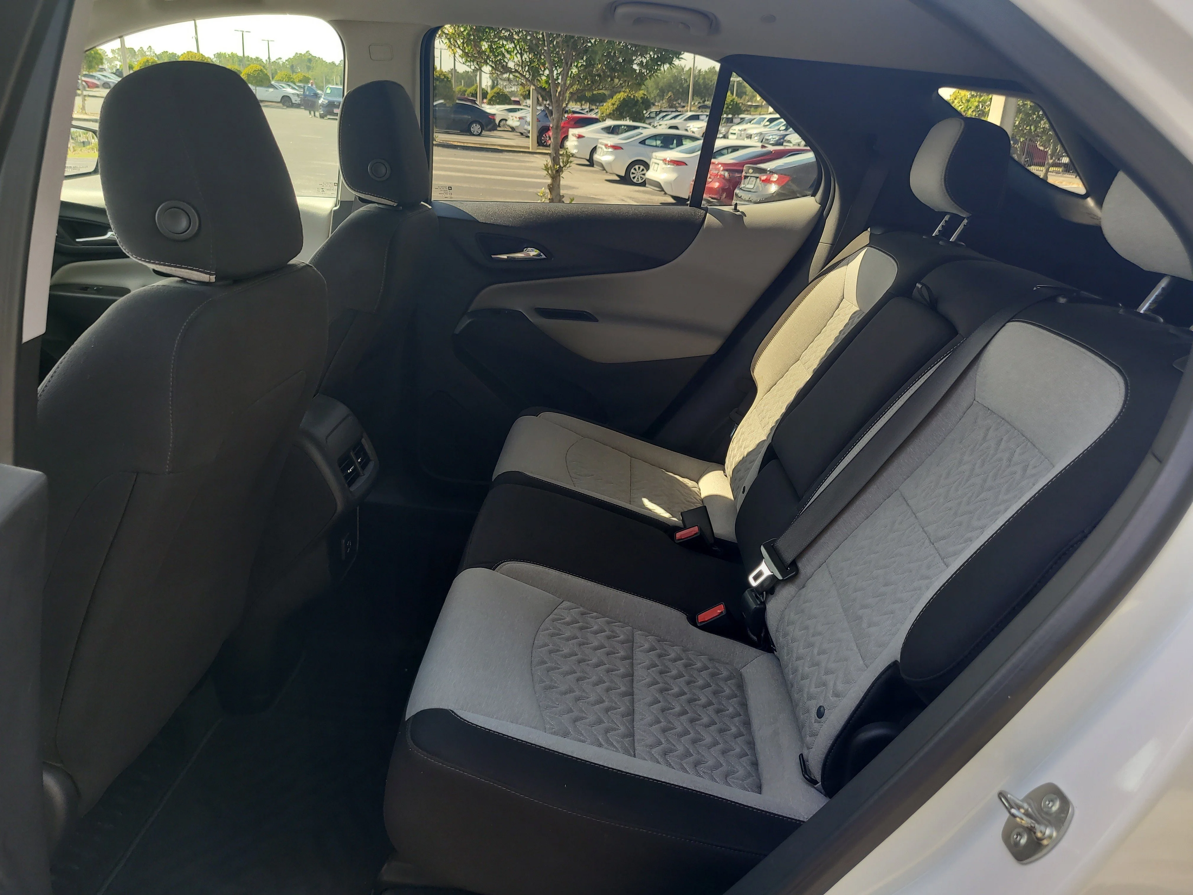 Used 2024 Summit White Chevrolet LT image 13