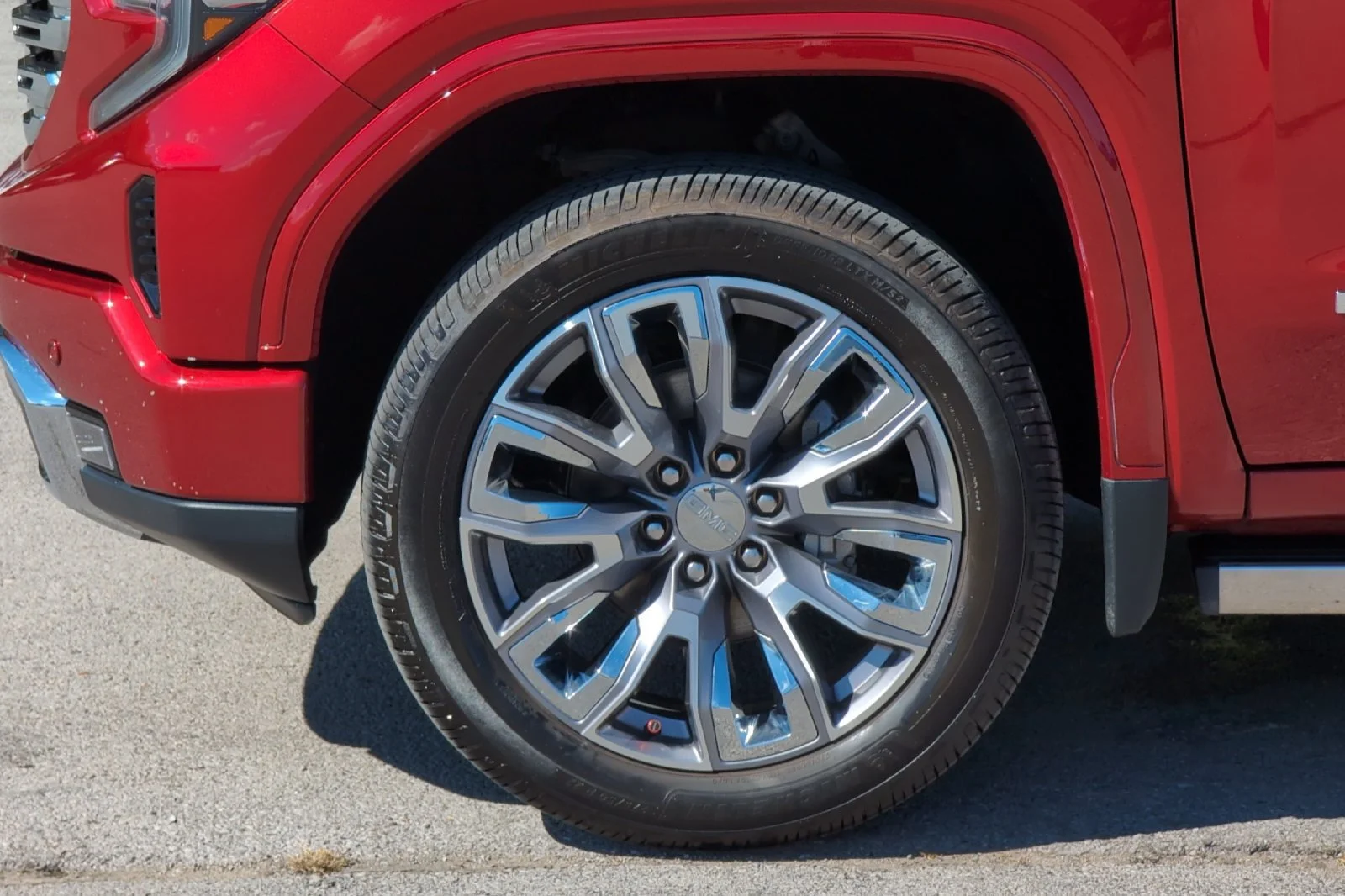 Used 2023 VOLCANIC RED TINTCOAT GMC Denali image 27