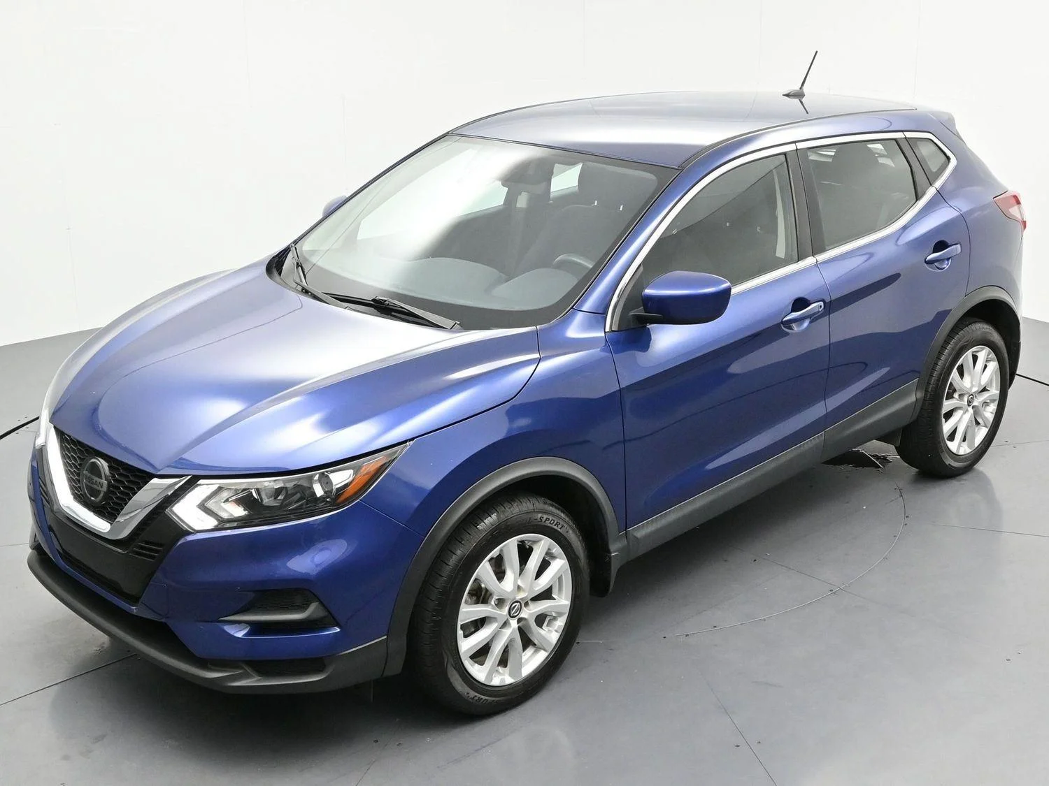 Used 2022 Caspian Blue Metallic Nissan S image 35