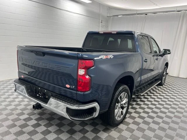 Used 2022 Blue Chevrolet LT image 5