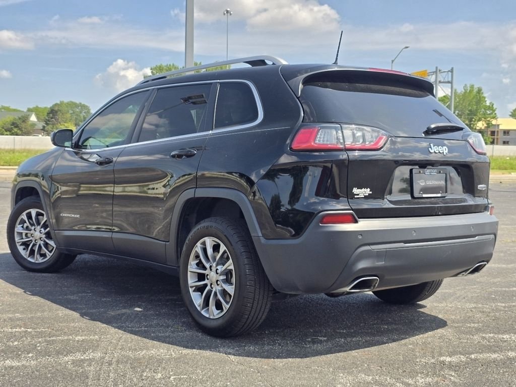 Used 2019 Black Jeep Latitude Plus image 11
