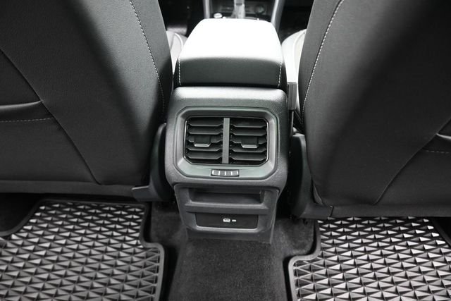 Used 2024 Gray Volkswagen 1.5T SE image 24