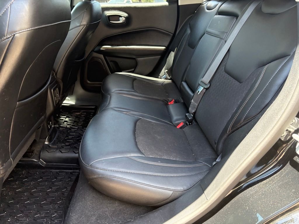 Used 2018 Black Jeep Latitude image 10