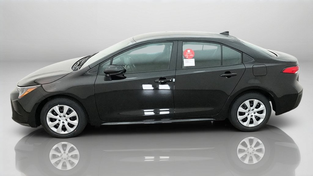 New 2027 Inked Toyota LE image 2