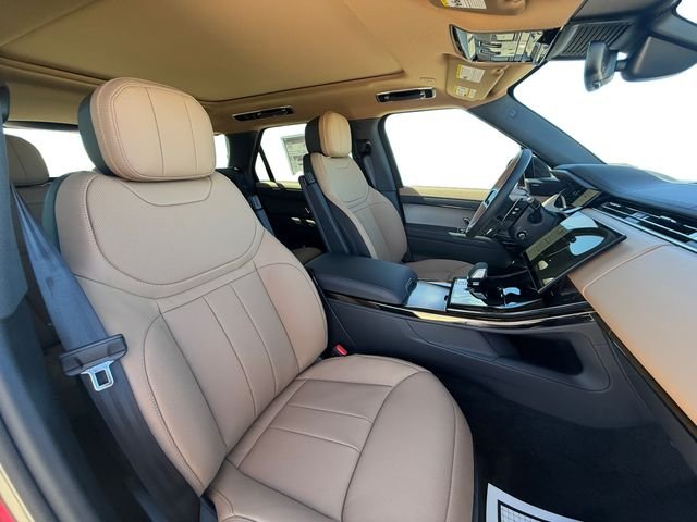 New 2026 Firenze Red Land Rover Dynamic SE image 16