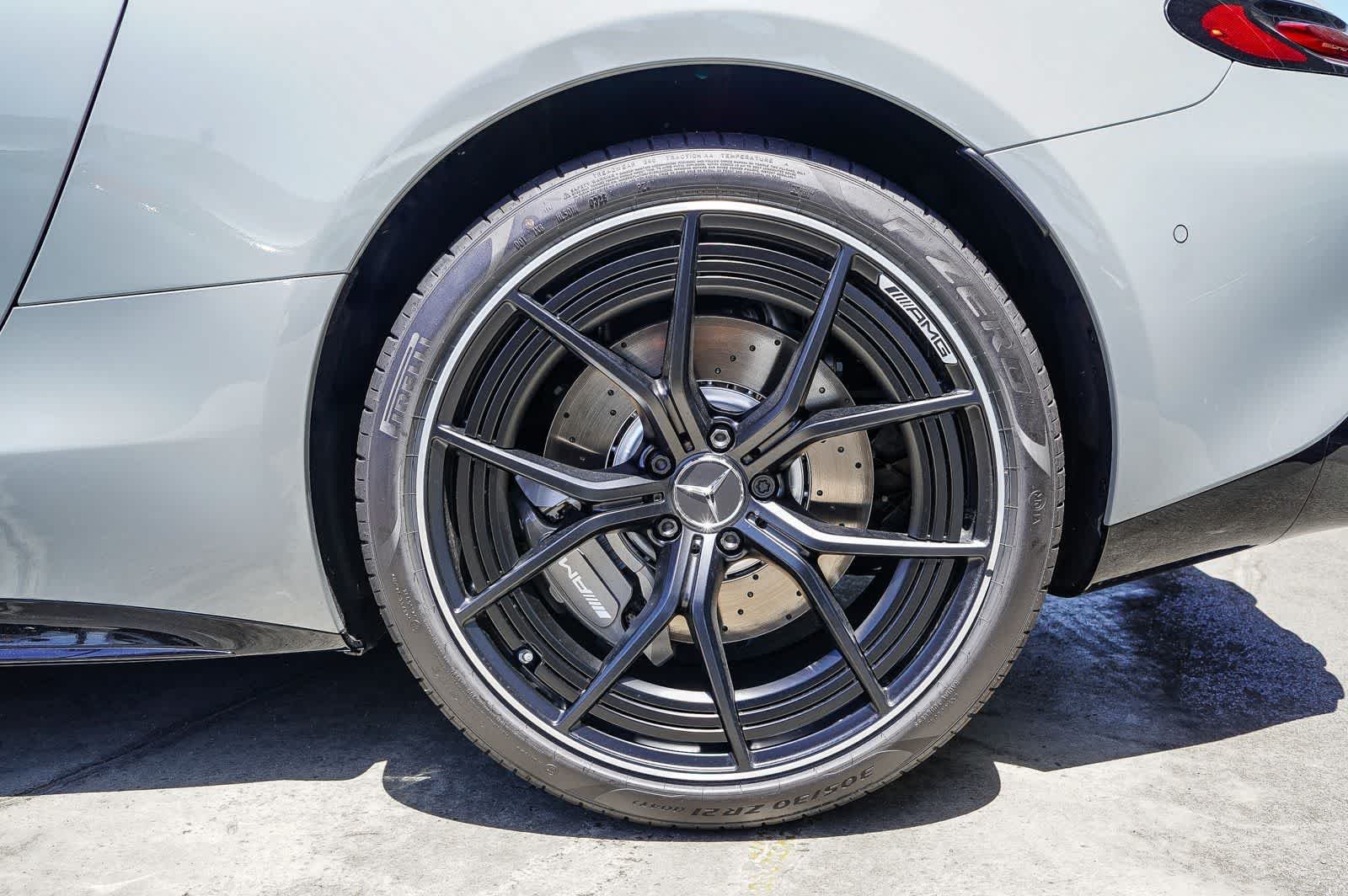 New 2026 MANUFAKTUR Alpine Grey Mercedes-Benz AMG® GT 43 image 8
