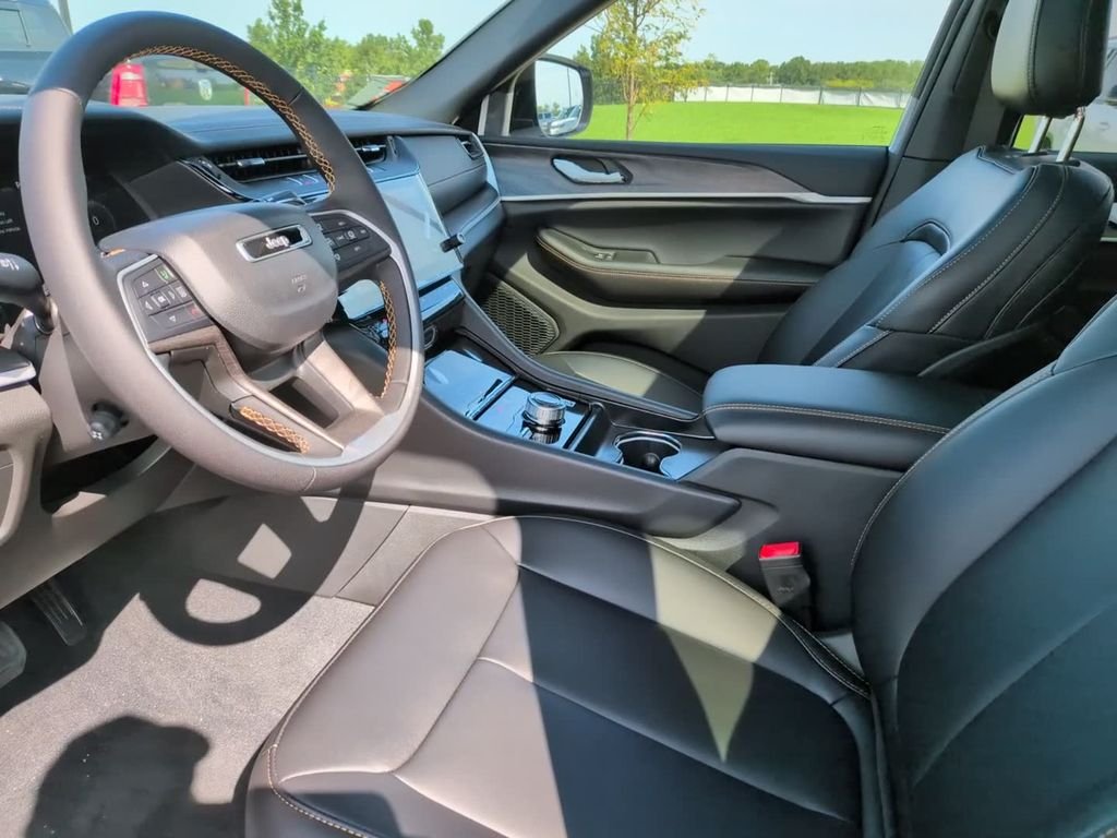 New 2026 White Jeep  image 18