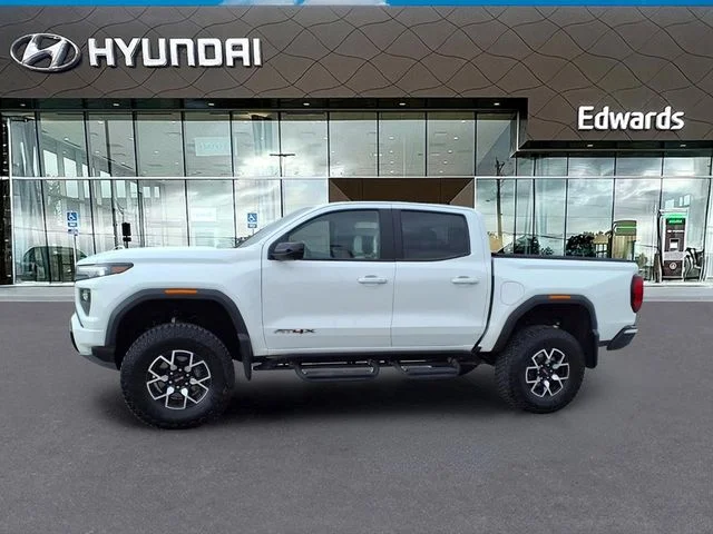 Used 2024 White GMC AT4X image 3