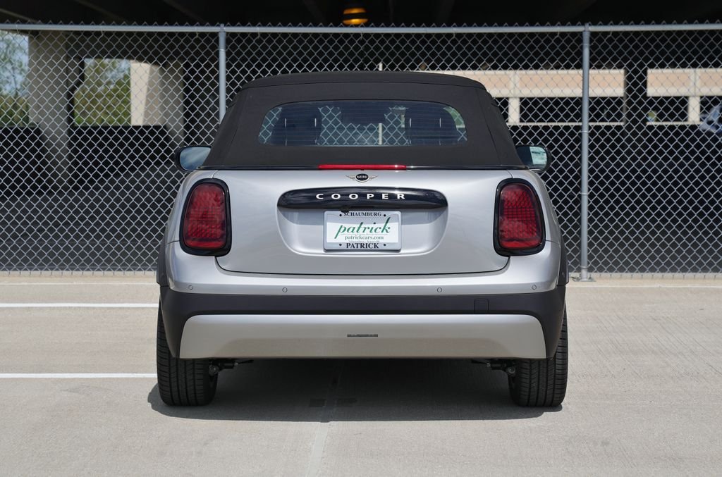 New 2026 Silver MINI Signature Plus image 6