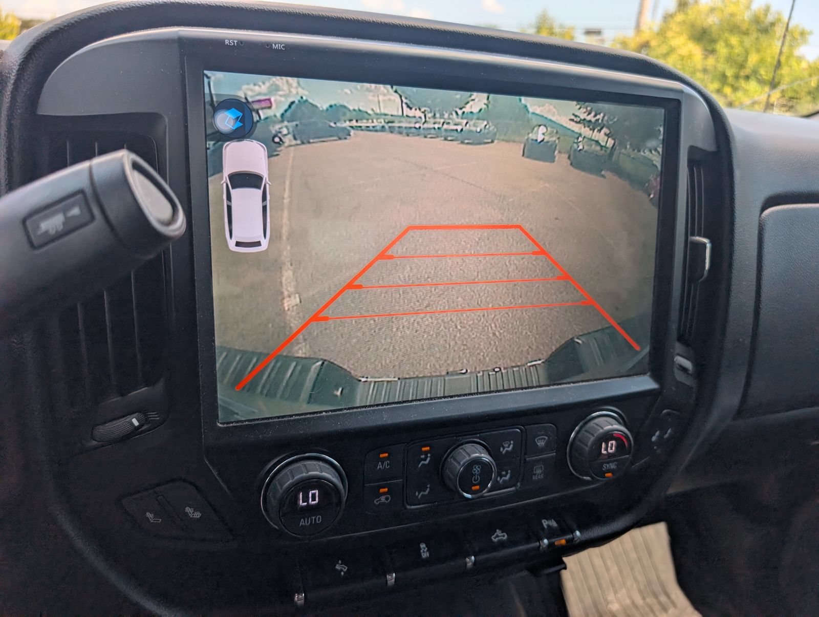 Used 2018 BLACK Chevrolet LT image 9