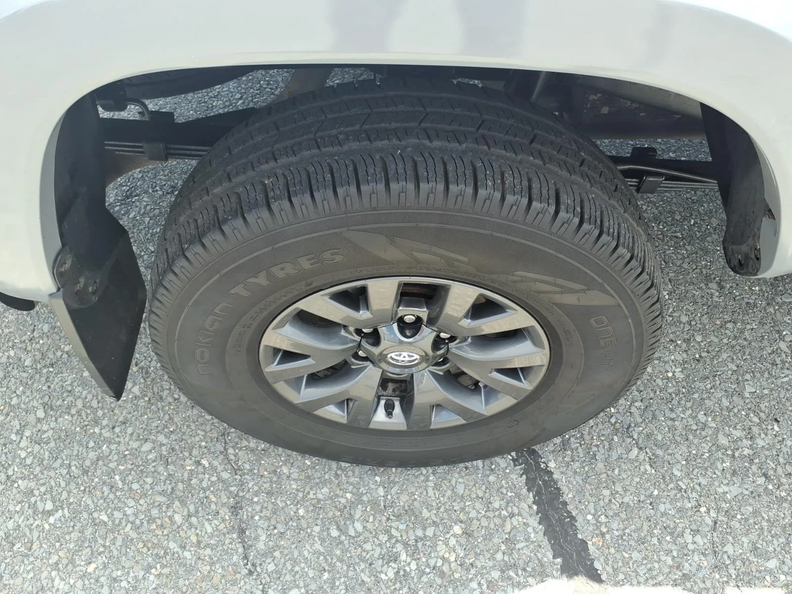 Used 2021 Cement Toyota SR5 image 8
