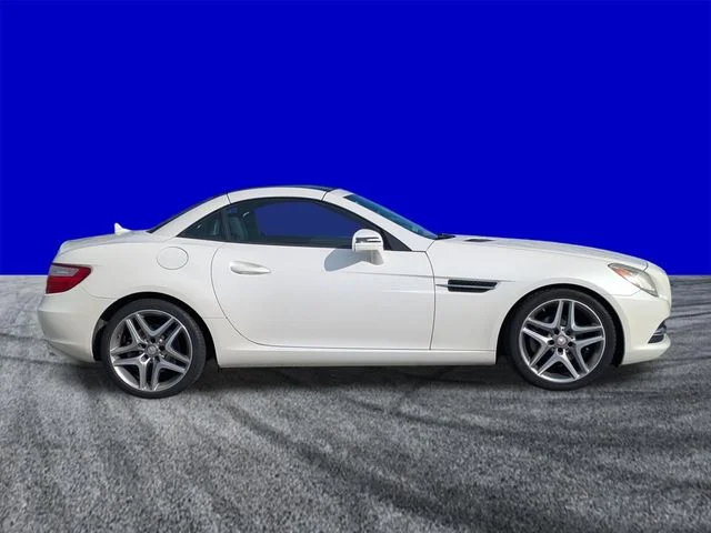 Used 2014 Diamond White Metallic Mercedes-Benz SLK 250 image 3