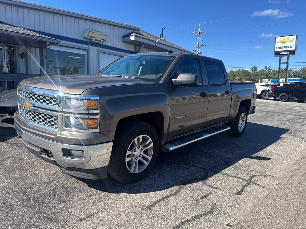 Used 2014 BROWNSTONE METALLIC Chevrolet LT image 3