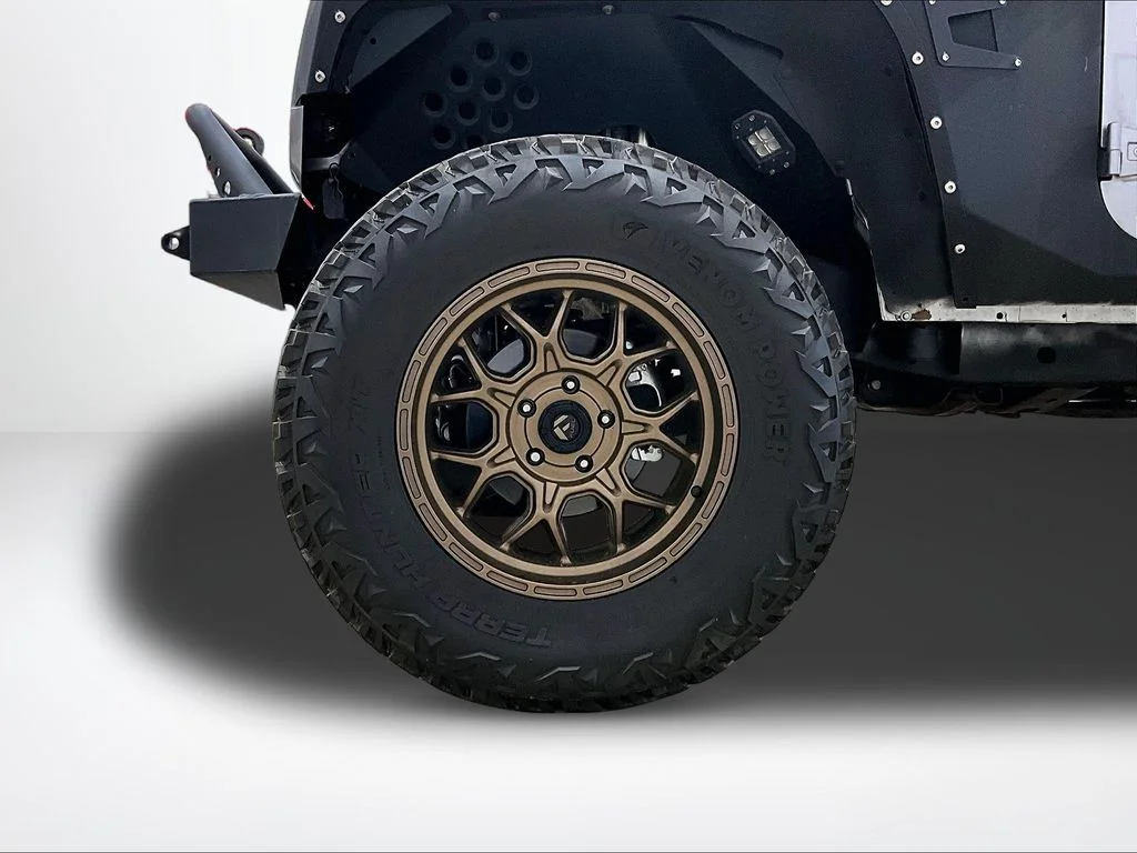Used 2015 Silver Jeep Unlimited Sport image 8