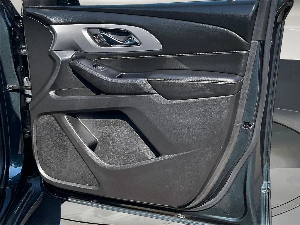 Used 2018 Gray Chevrolet LT image 33