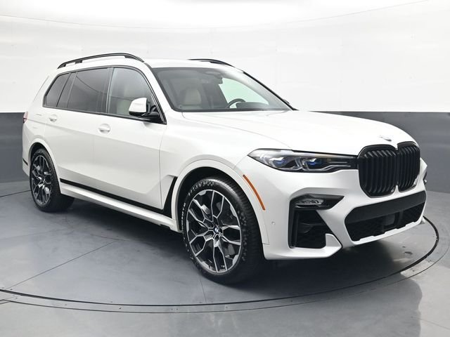 Used 2021 White BMW M50i image 2