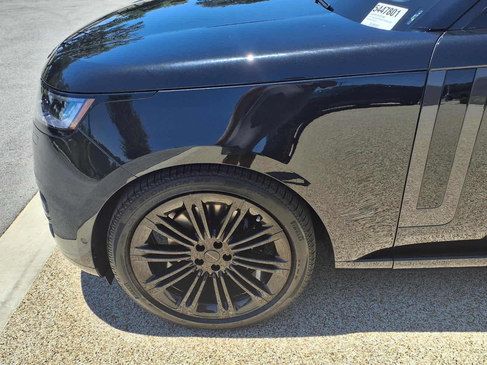 New 2026 Santorini Black LAND ROVER SE 7 Seats image 8