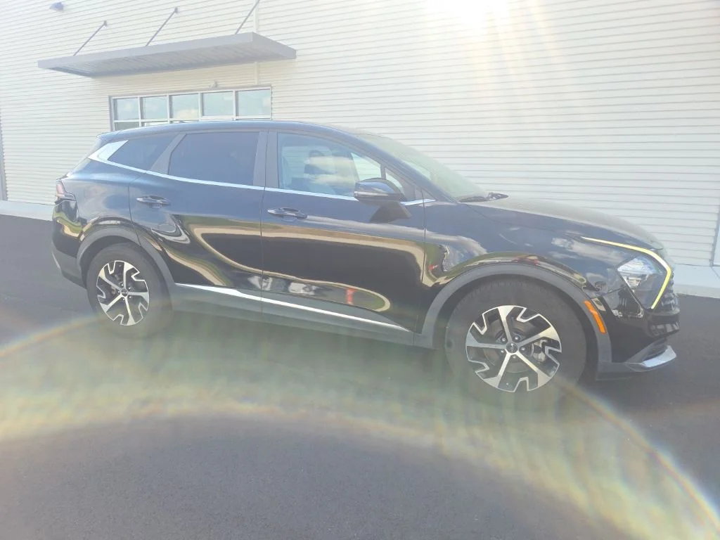 Used 2023 Black Kia EX image 9