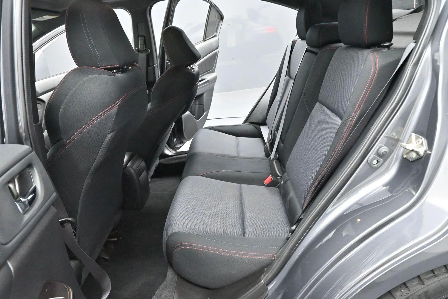Used 2020 Magnetite Gray Metallic Subaru Premium image 27