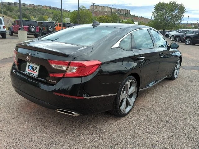 Used 2018  Honda Touring image 4