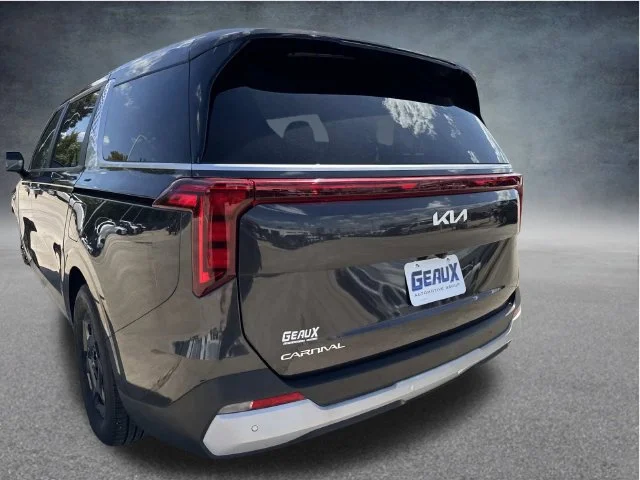 Used 2025 Gray Kia LXS image 17