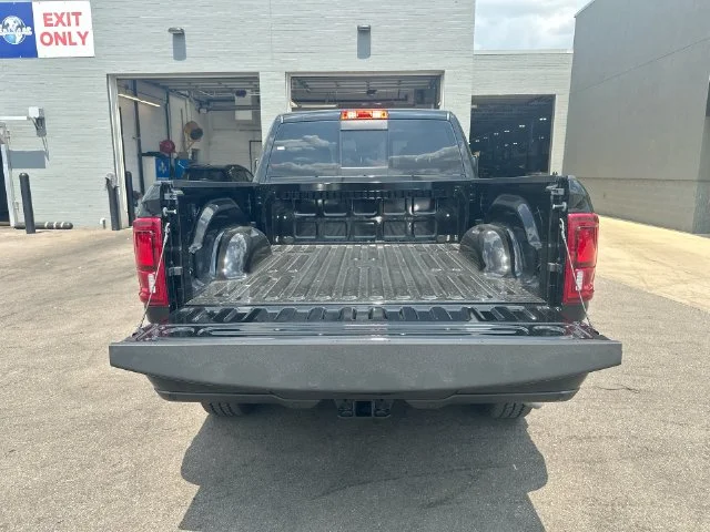 New 2026 Diamond Black Crystal Pearl-Coat Exterior Paint RAM Big Horn image 25