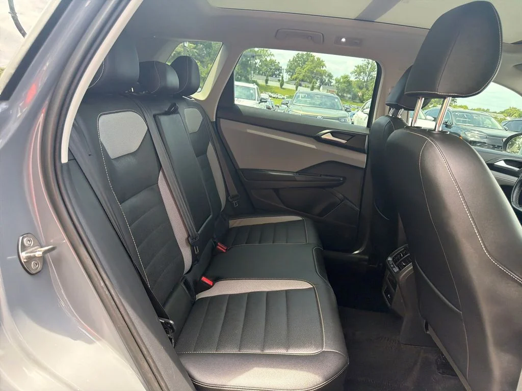 Used 2022 Gray Volkswagen 1.5T SEL image 35