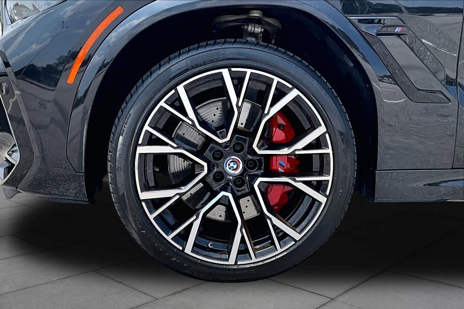 Used 2022 Black Sapphire Metallic BMW  image 11