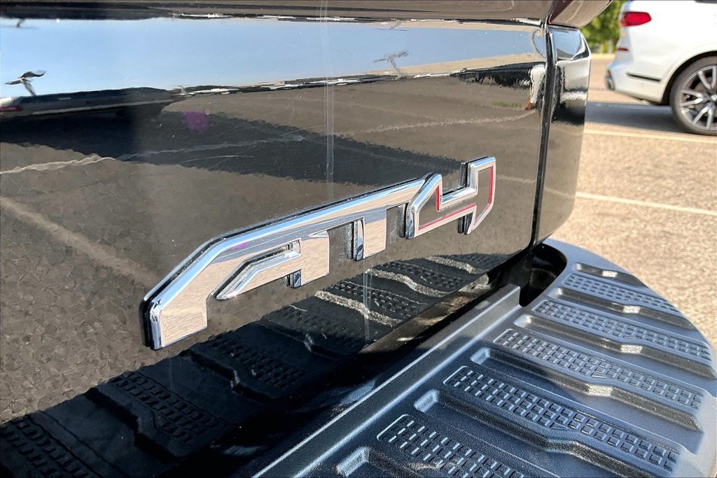 Used 2022 ONYX BLACK GMC AT4 image 34