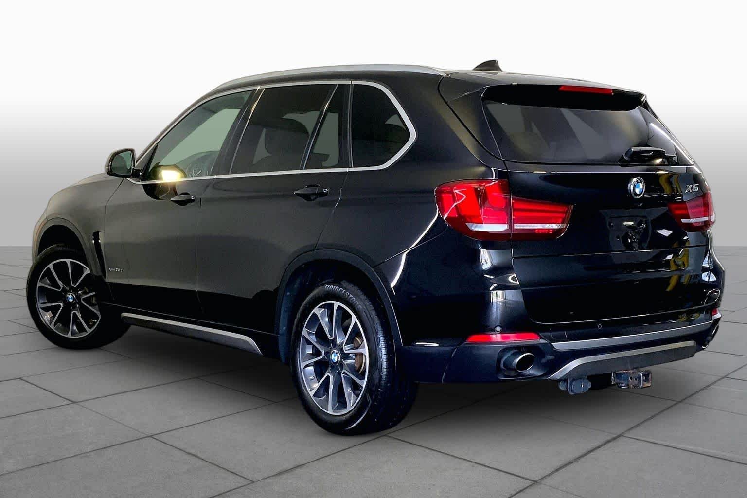 Used 2017 Alpine White BMW xDrive35d image 12