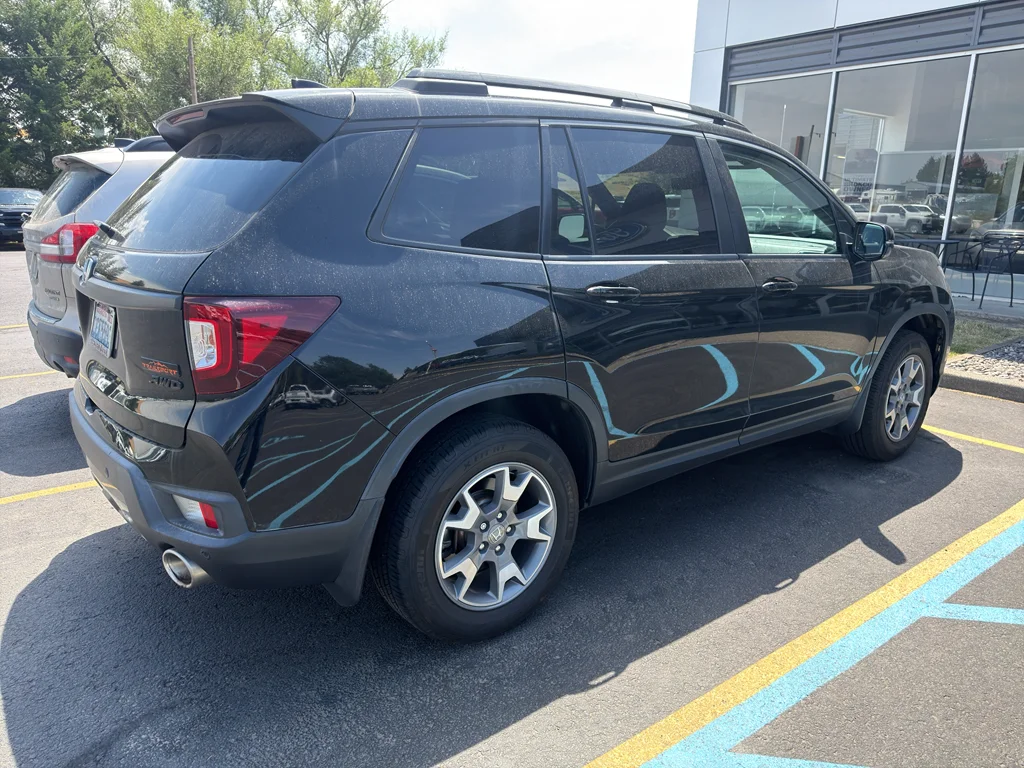 Certified Used 2022 Crystal Black Pearl Honda TrailSport image 4
