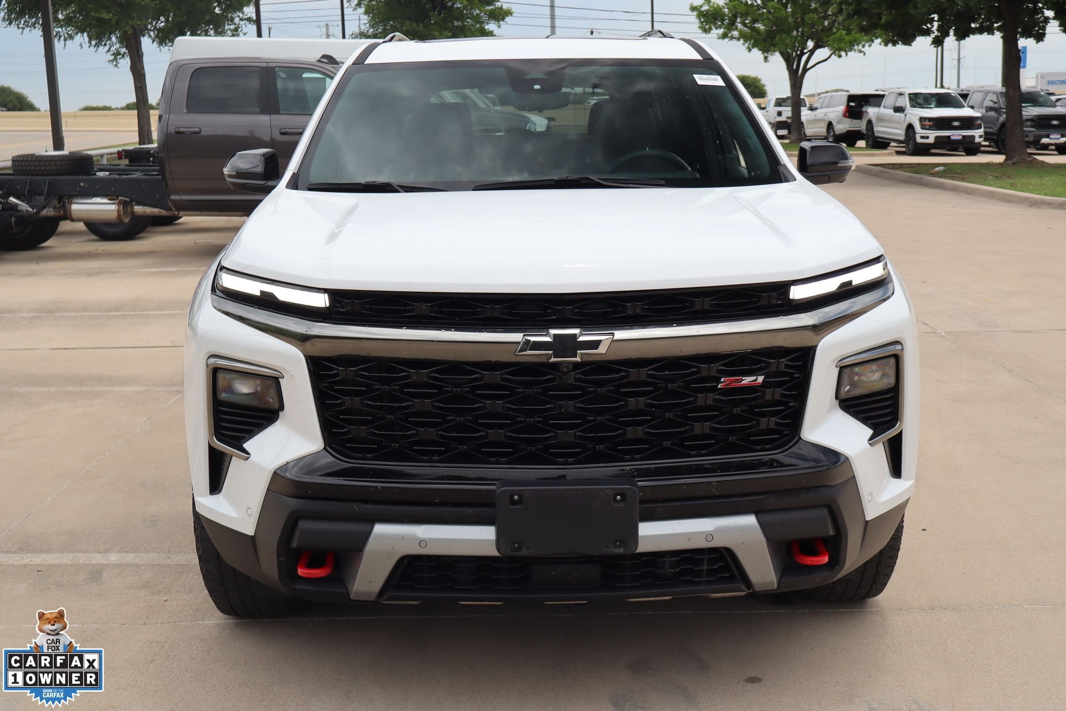 Used 2024 White Chevrolet Z71 image 9