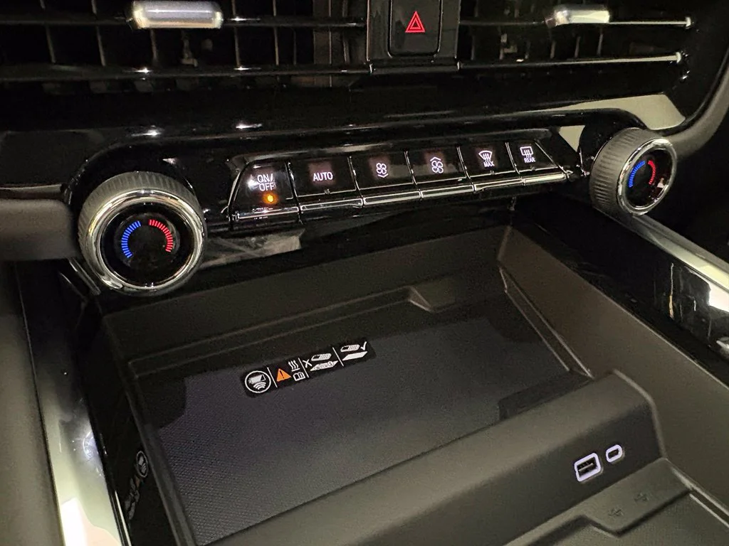 New 2027 Black Chevrolet Z71 image 40
