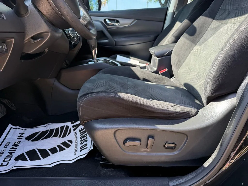 Used 2016 Black Nissan SV image 12