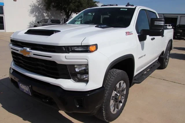 2026 Chevrolet Silverado 2500 HD Custom - Photo 5