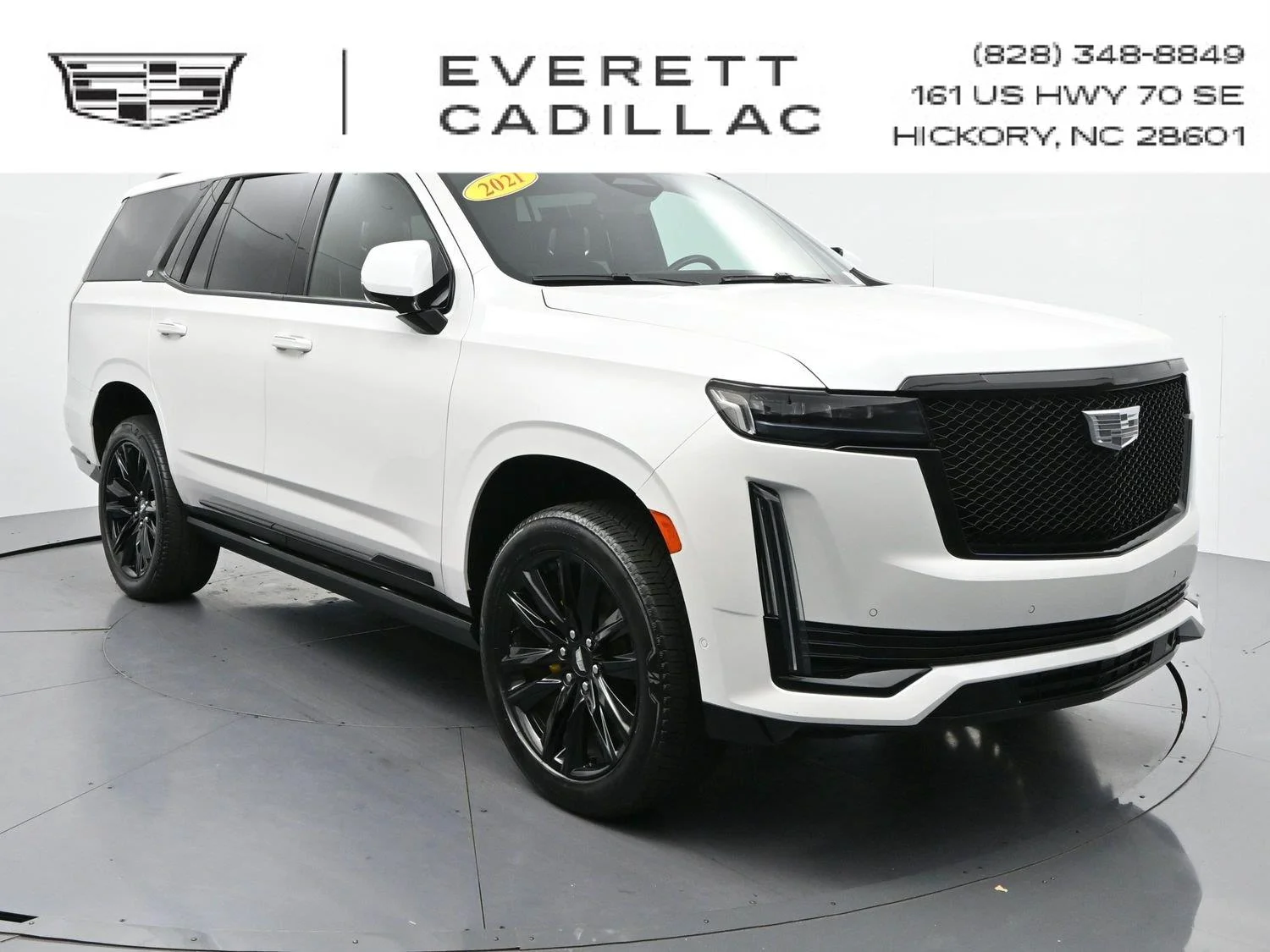 Used 2021 CRYSTAL WHITE TRICOAT Cadillac Sport Platinum image 1